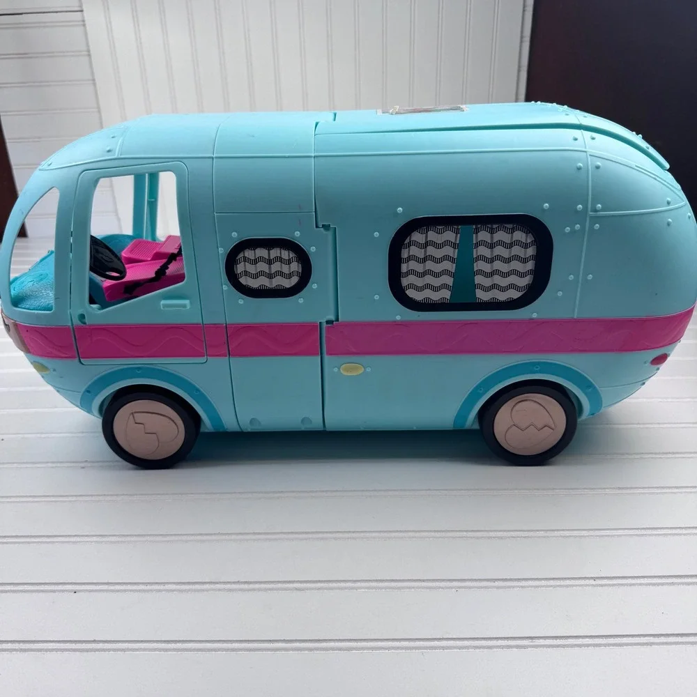 LOL Surprise OMG Glamper Fashion Playset Camper Pool NO FIGURES